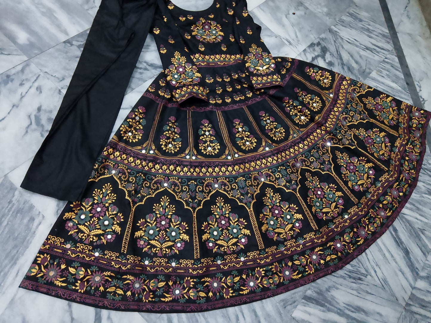 "Maah para" maxi in black